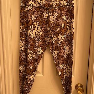 Offline by Aerie 7/8 length leggings!